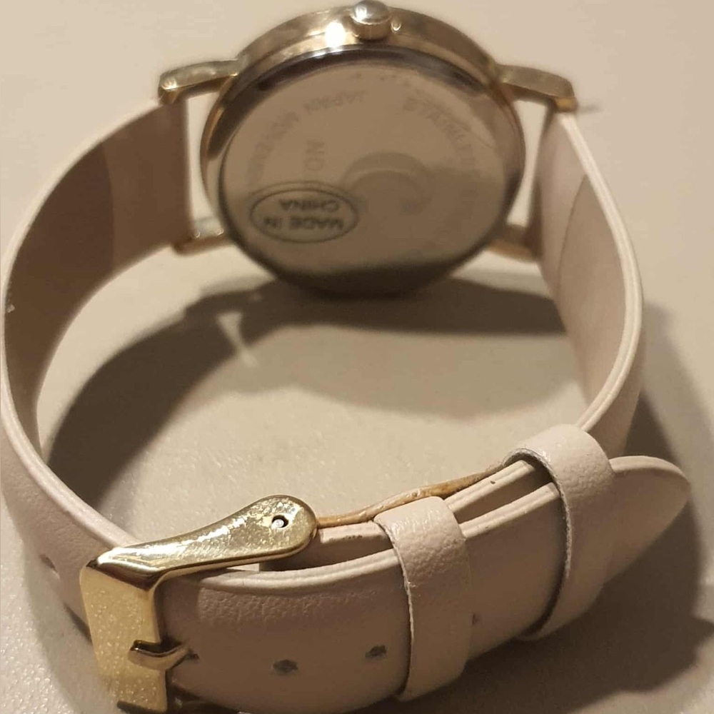 🦋10/$20🦋 Charming Charlie Goldtone/Tan Leather Women's Watch - Picture 3 of 4